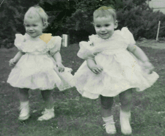 janetjudywalking.gif